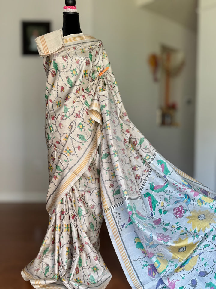 Offwhite semi (double) ikat patan Patola pure silk saree