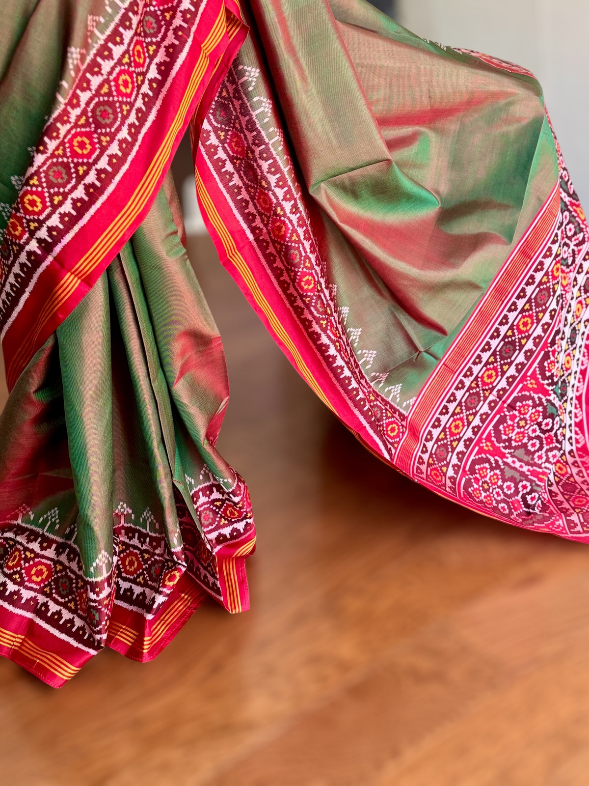 Shot Green with Red color combo Single ikat patan Patola pure silk saree