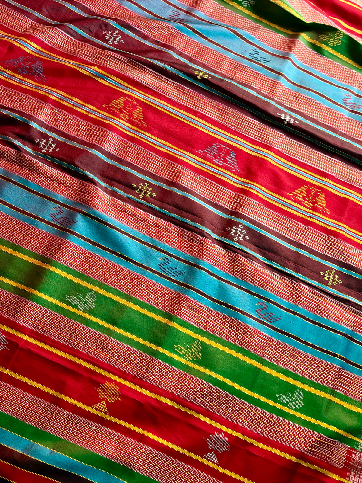 Off- White and Red Berhampuri Double pallu Pure Silk Saree| Odisha Weaves