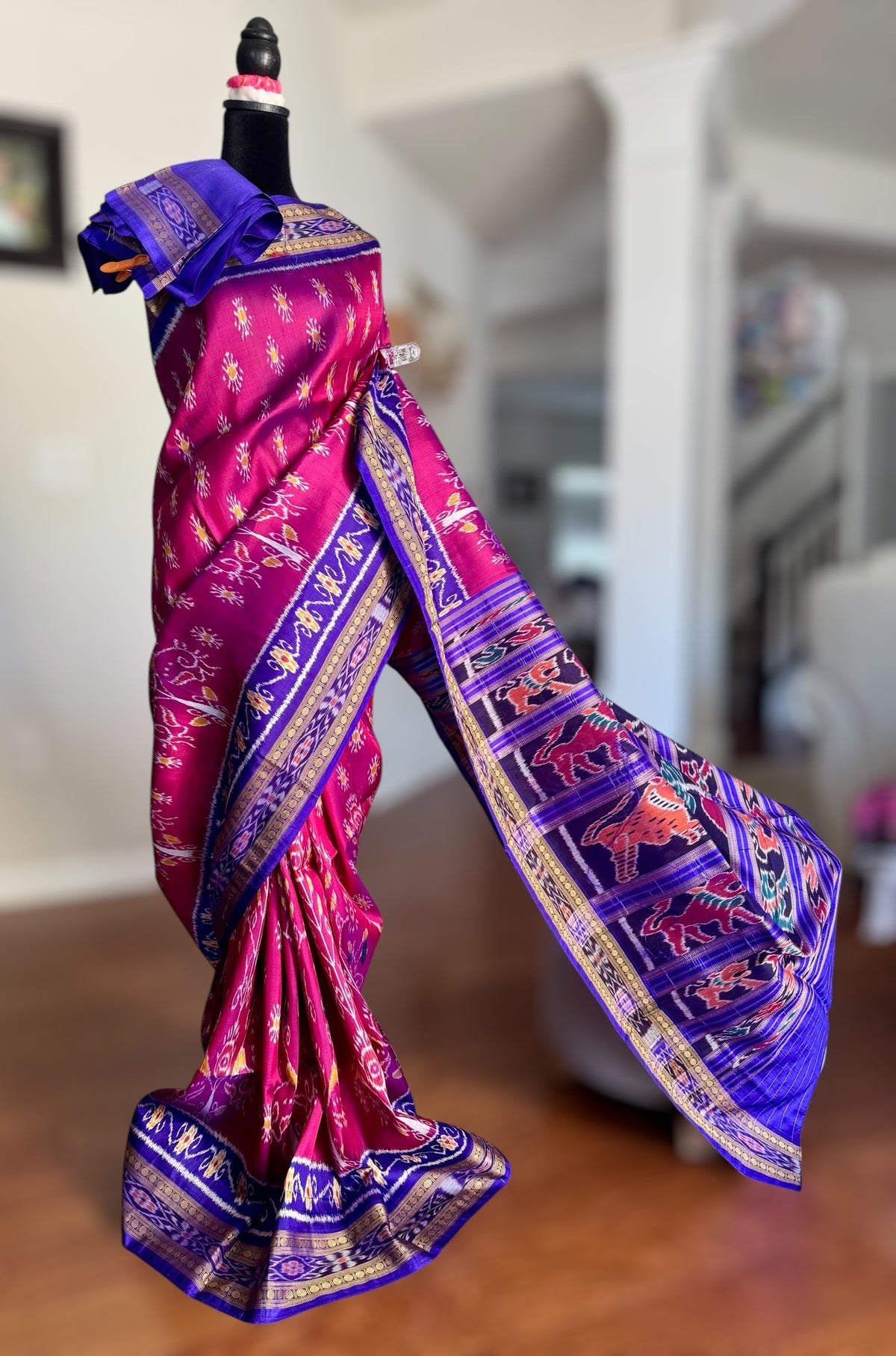 Magenta traditional ikat Khandua handwoven pure silk saree|Odisha Weaves