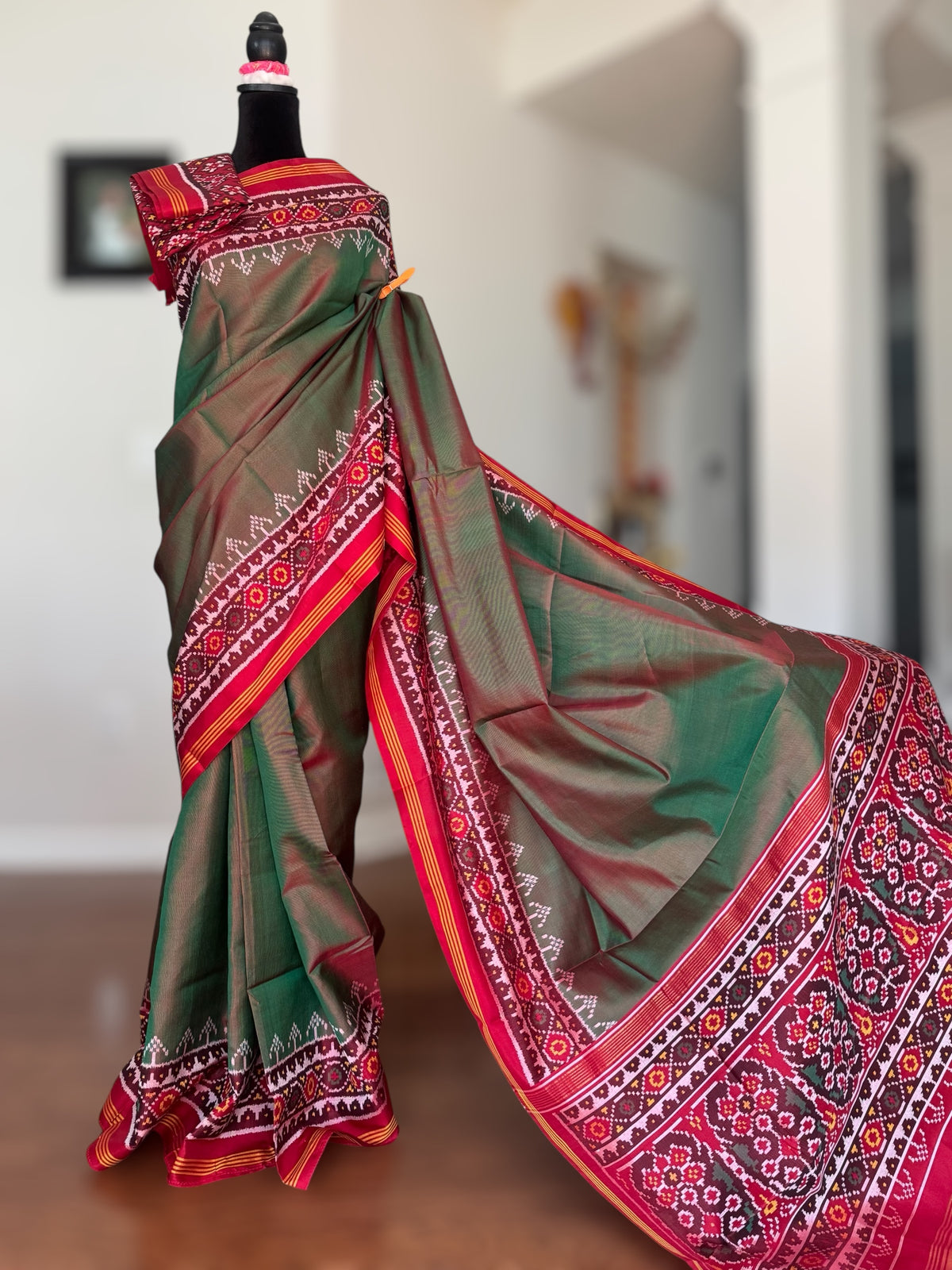 Shot Green with Red color combo Single ikat patan Patola pure silk saree