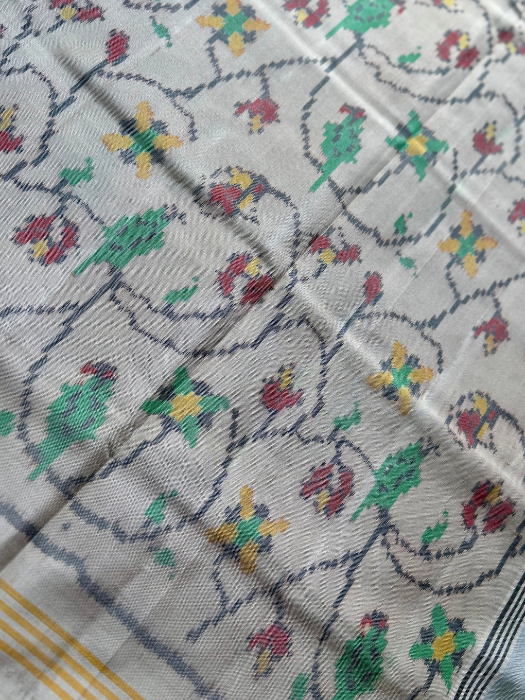 Offwhite semi (double) ikat patan Patola pure silk saree