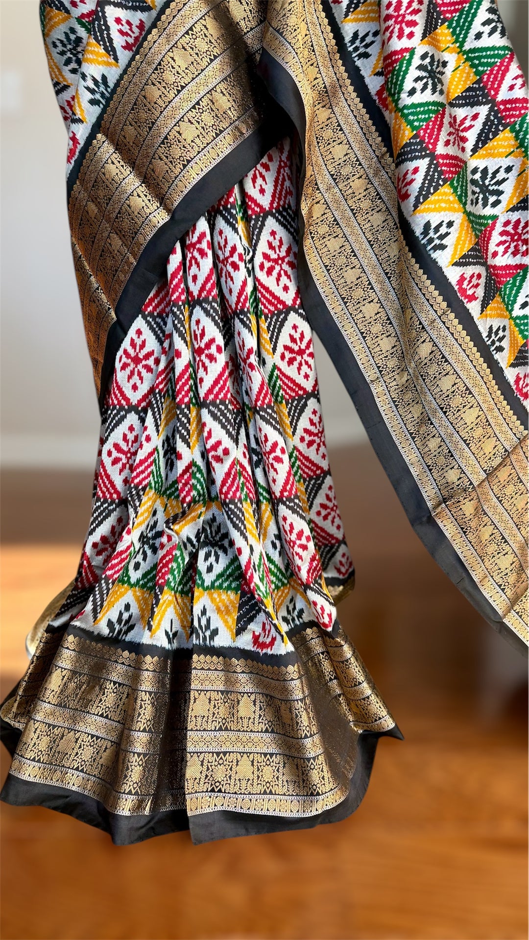 Kanjivaram Ikat Pure Silk Saree with Geometric Motifs(Pochampally)Fusion Silk Saree Unstitched Blouse