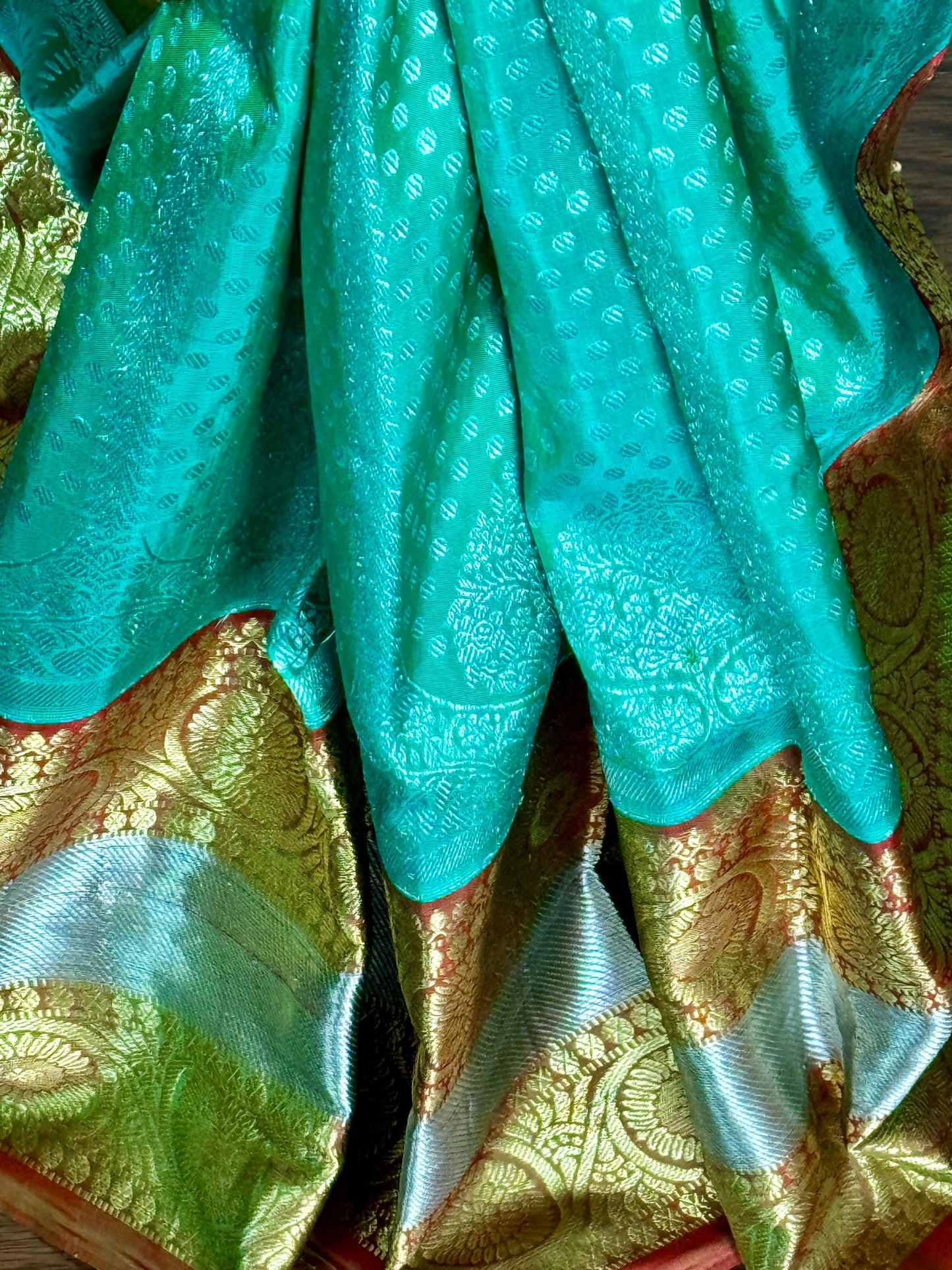 Green color Venkatagiri handloom pure silk saree with kanchi border