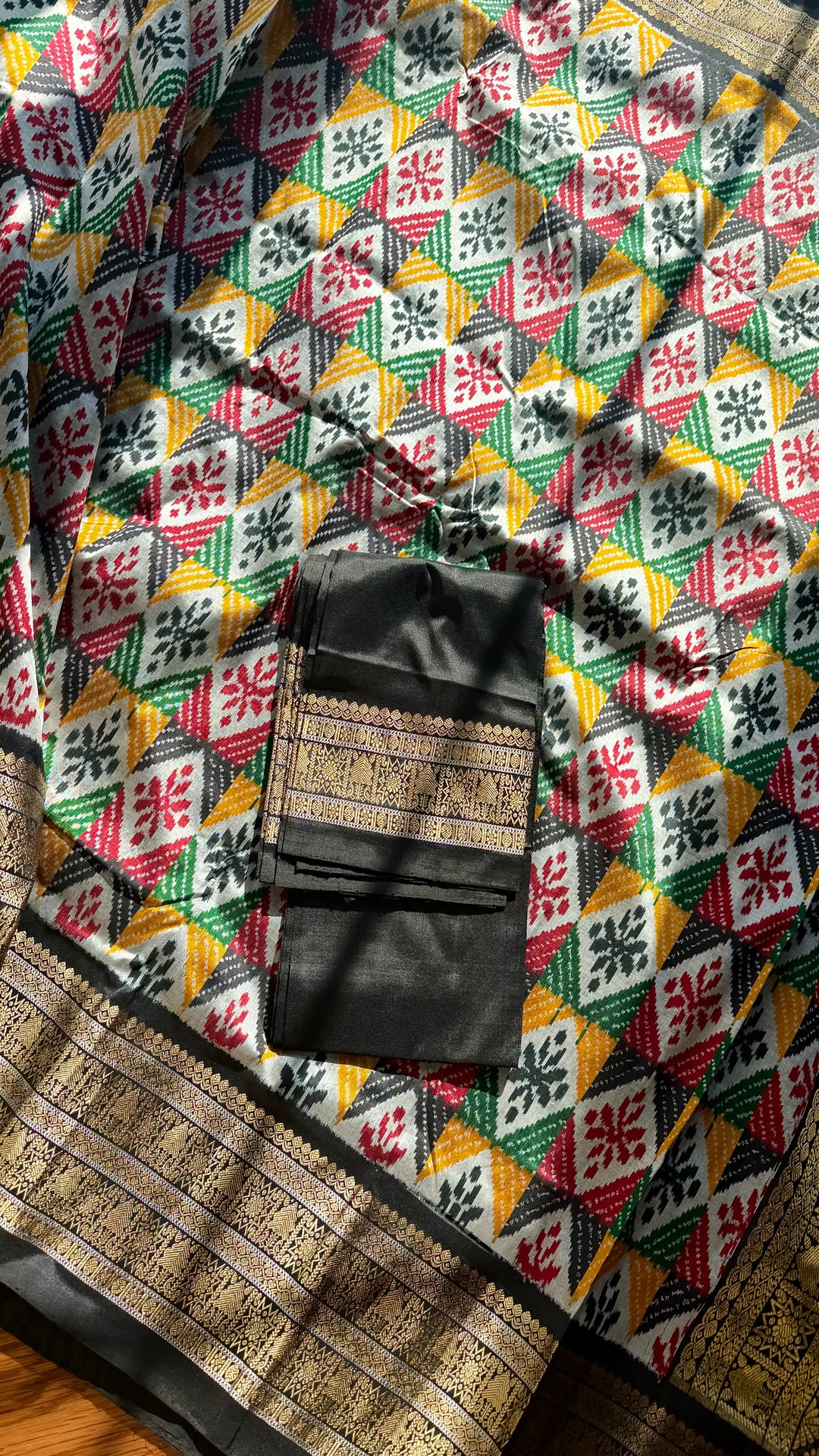 Kanjivaram Ikat Pure Silk Saree with Geometric Motifs(Pochampally)Fusion Silk Saree Unstitched Blouse