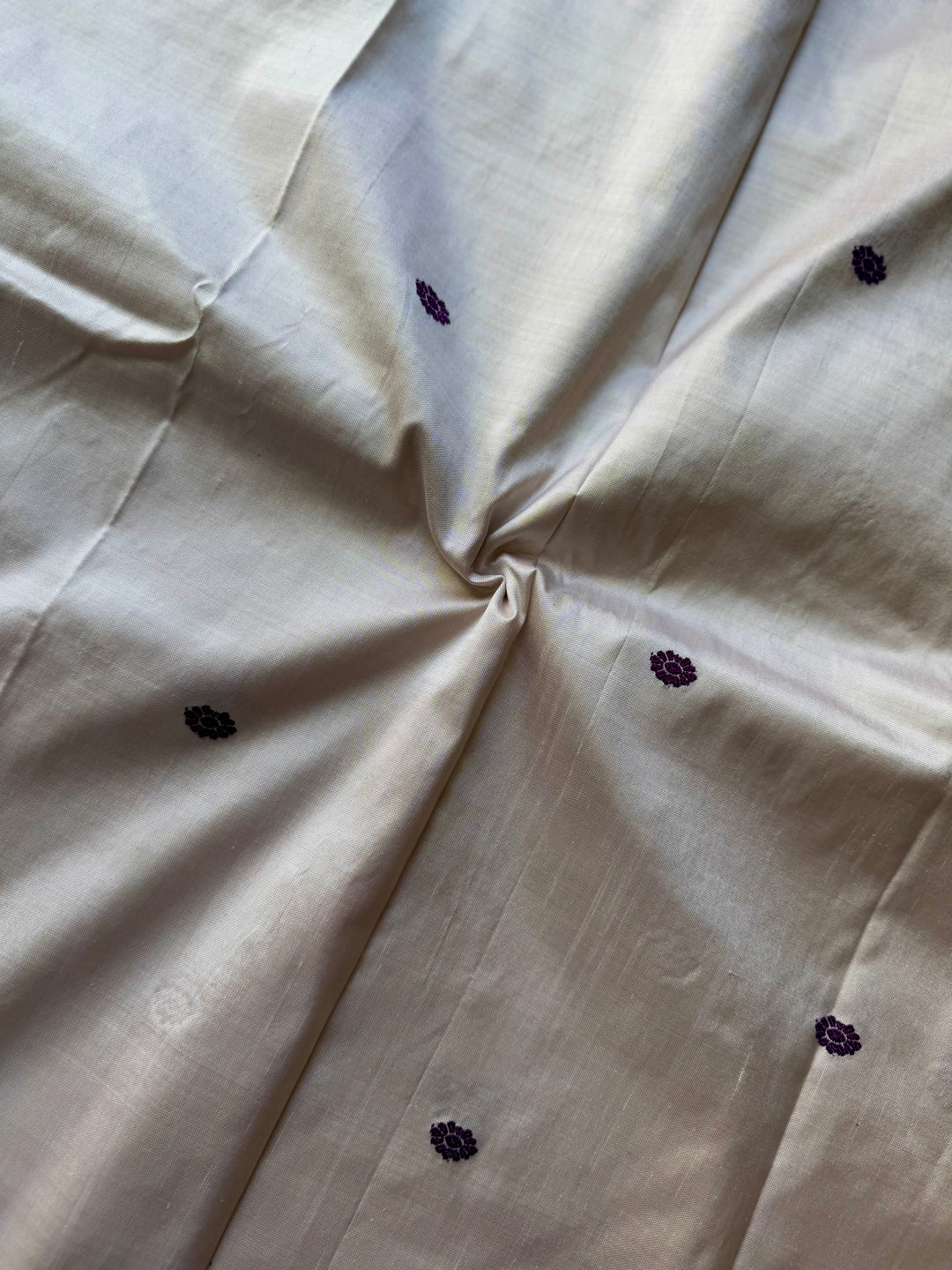 White Purple Ikkat (Pochampally)Silk Saree with Zari Woven Kanchipuram Border and Unstitched Blouse
