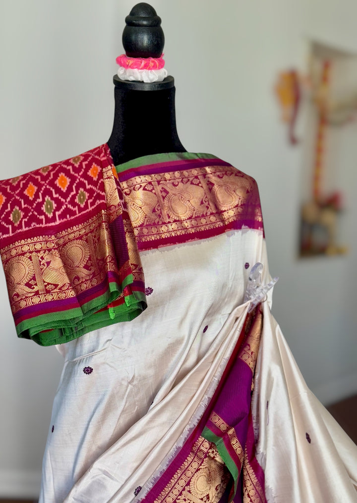 White Purple Ikkat (Pochampally)Silk Saree with Zari Woven Kanchipuram Border and Unstitched Blouse