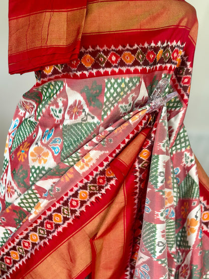 White Red combination Four figure Pochampally handwoven (patola)ikat pure silk saree| offwhite base| Sweta