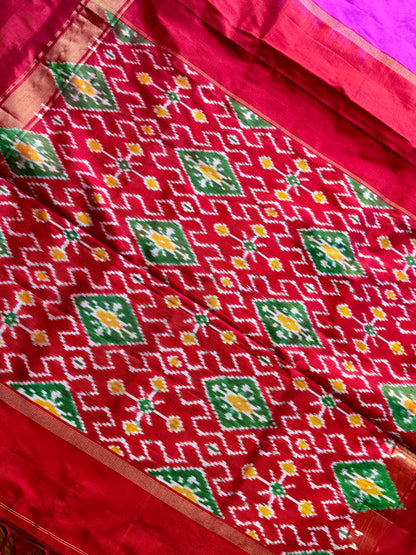 Bright Magenta-pink with Red Pochampally ikat pure silk saree with Patola pallu and Kanchi-Style Zari Border