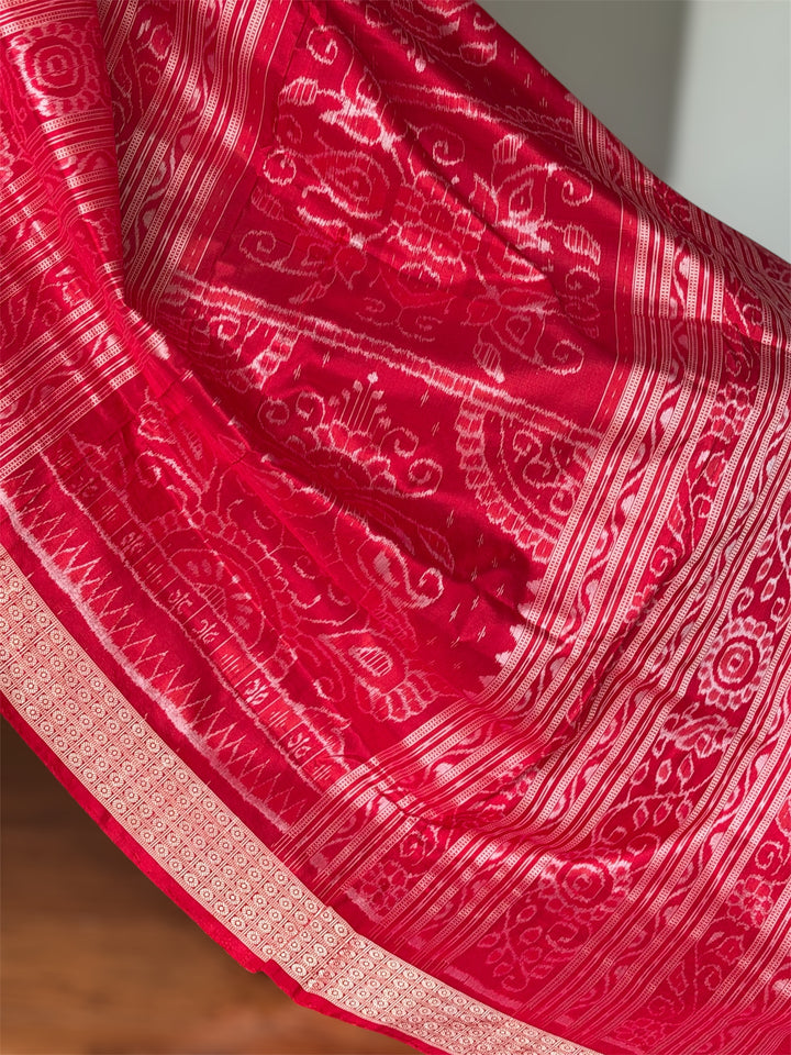Handwoven White Mini (Chhoti)Aswini Sambalpuri Double ikat pure silk saree|Odisha Weaves|
