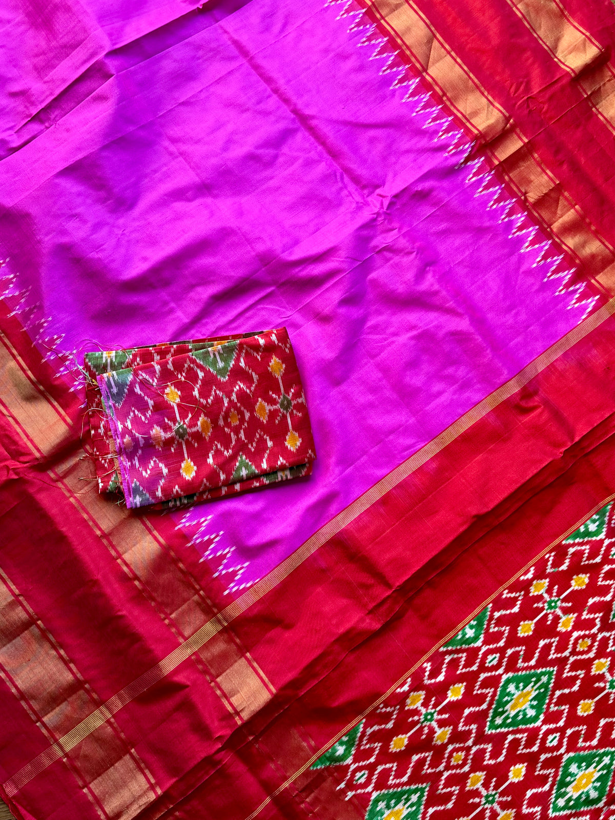 Bright Magenta-pink with Red Pochampally ikat pure silk saree with Patola pallu and Kanchi-Style Zari Border
