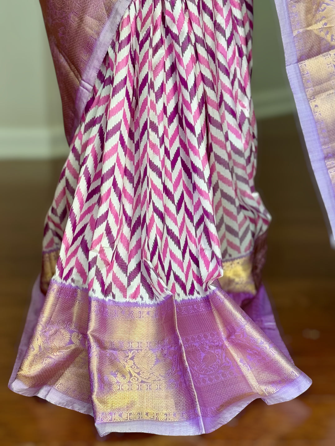 Lavender Ikkat (Pochampally)Fusion Silk Saree with Zari Woven Kanchipuram Border and Unstitched Blouse