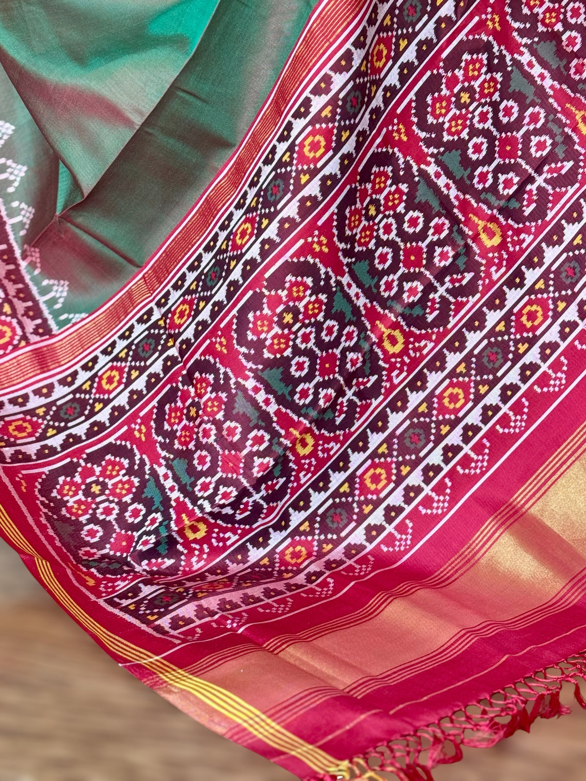 Shot Green with Red color combo Single ikat patan Patola pure silk saree