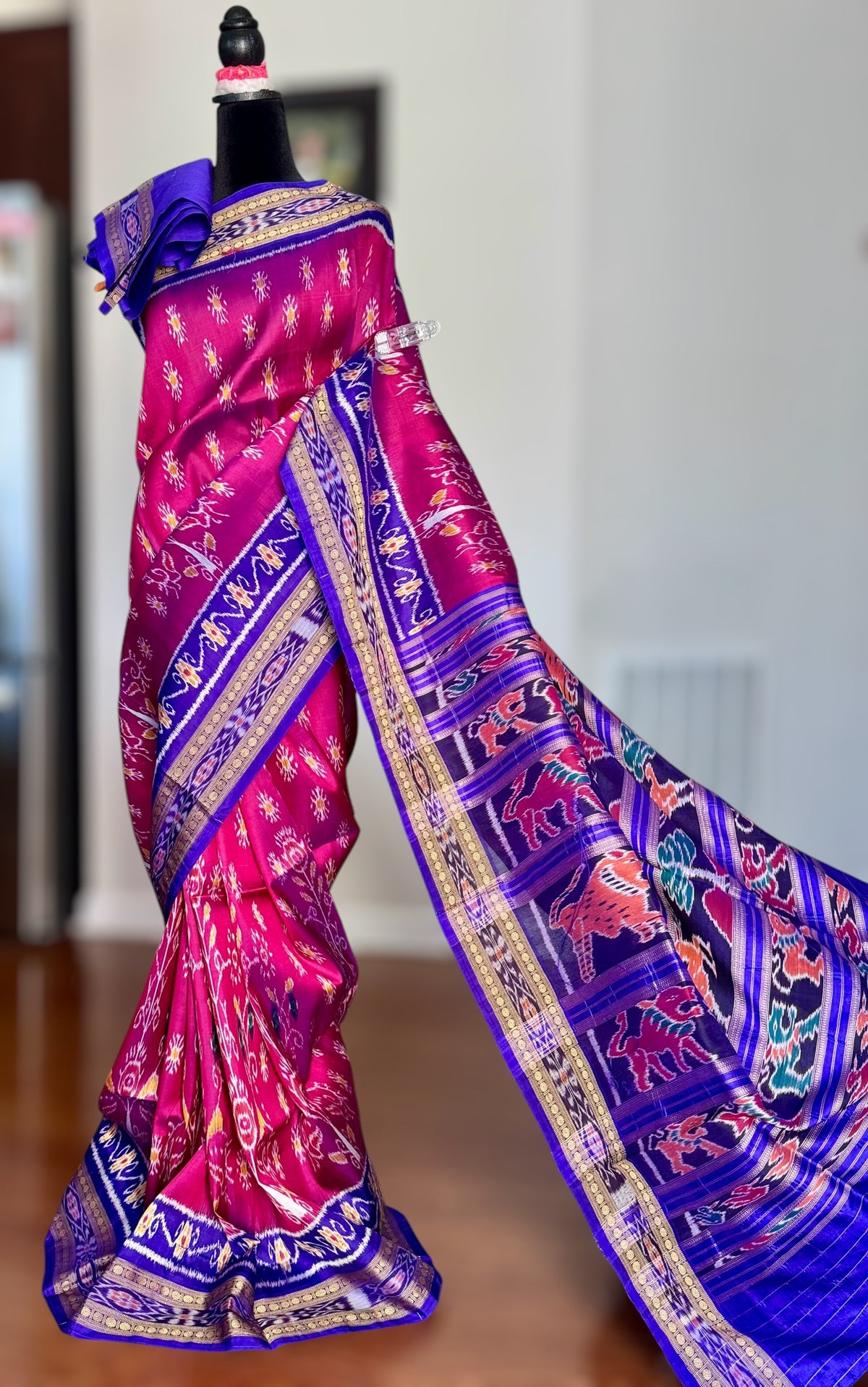 Magenta traditional ikat Khandua handwoven pure silk saree|Odisha Weaves