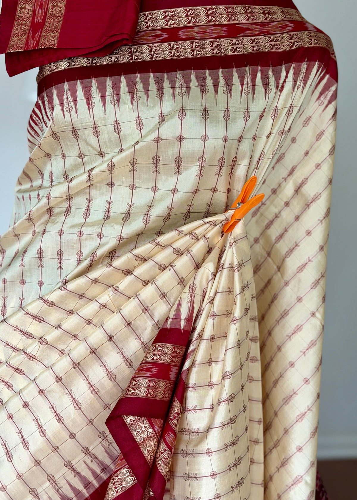Offwhite (cream) and maroon handwoven Sambalpuri thousand motif pure Ikkat silk saree | Odisha Weaves (Copy)