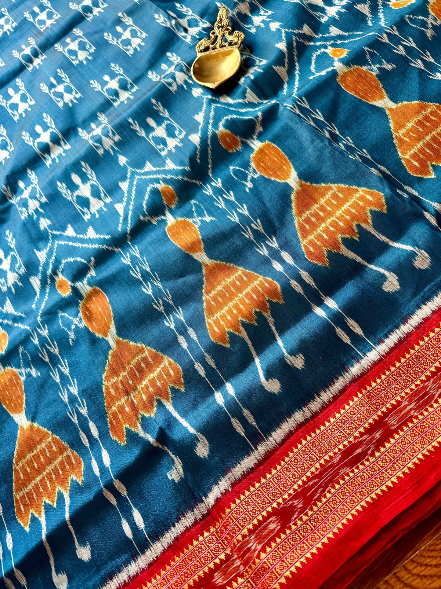 Gorgeous Eastern Blue with red color khandua silk from Odisha weaves