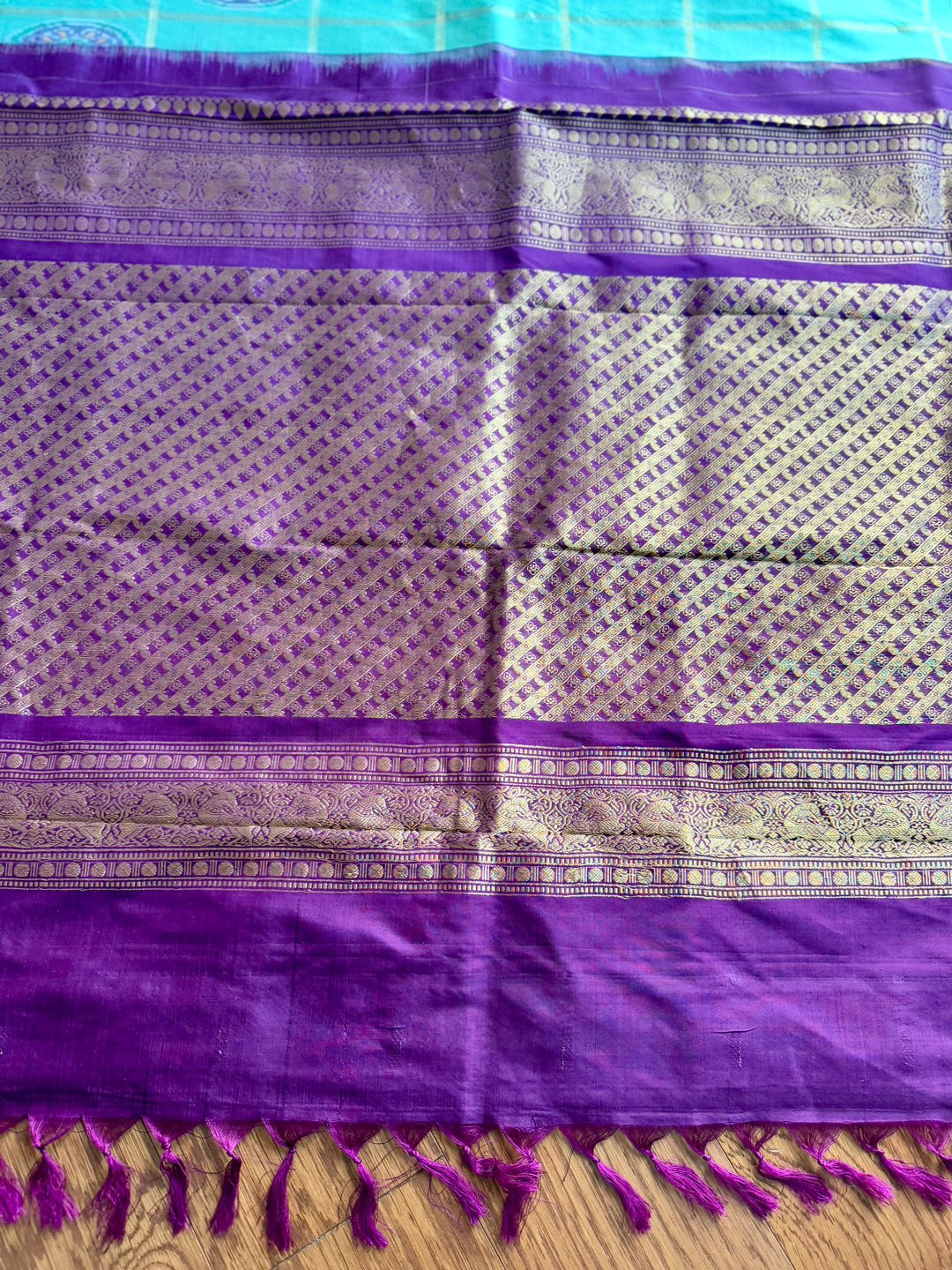Mint Green Deep Magenta Ikkat (Pochampally)Fusion Silk Saree with Zari Woven Kanchipuram Border and Unstitched Blouse