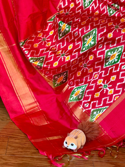 Bright Magenta-pink with Red Pochampally ikat pure silk saree with Patola pallu and Kanchi-Style Zari Border