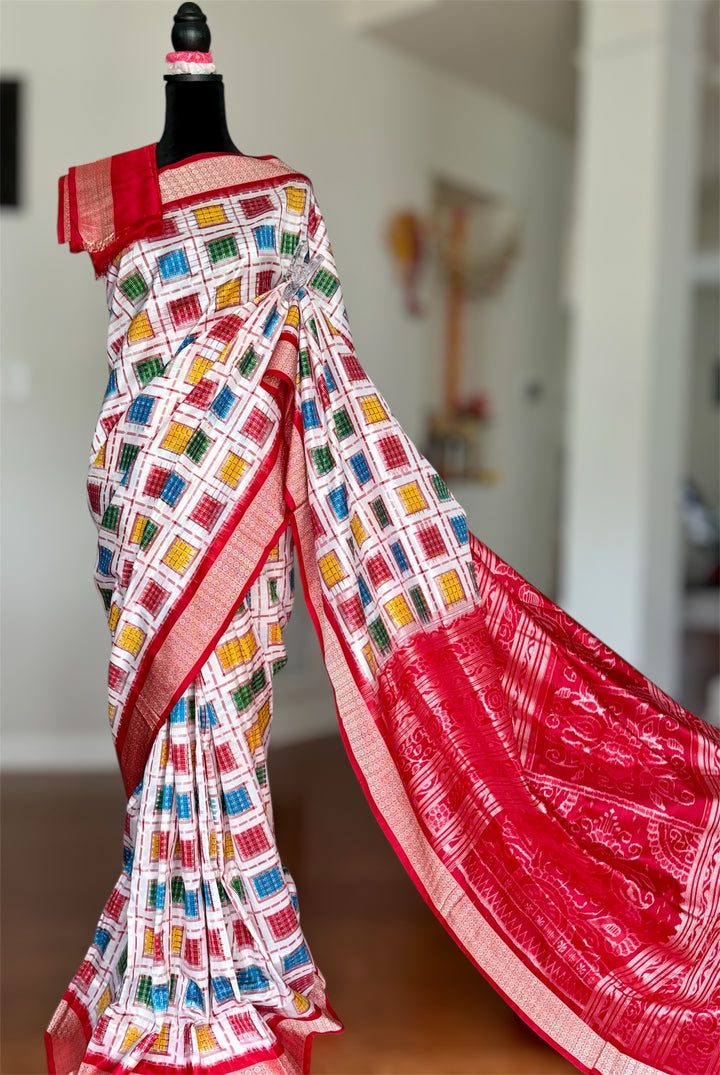 Handwoven White Mini (Chhoti)Aswini Sambalpuri Double ikat pure silk saree|Odisha Weaves|