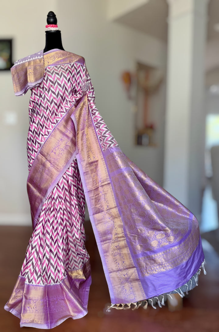 Lavender Ikkat (Pochampally)Fusion Silk Saree with Zari Woven Kanchipuram Border and Unstitched Blouse