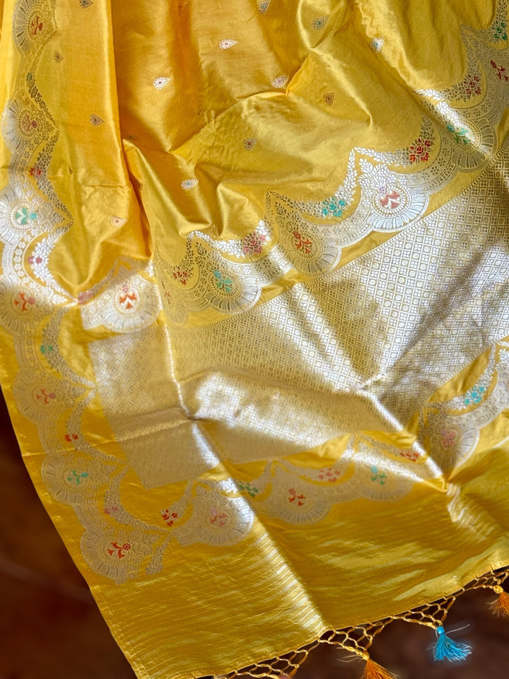 Yellow Banarasi handloom pure katan silk saree with kadhwa meenakari scallops border