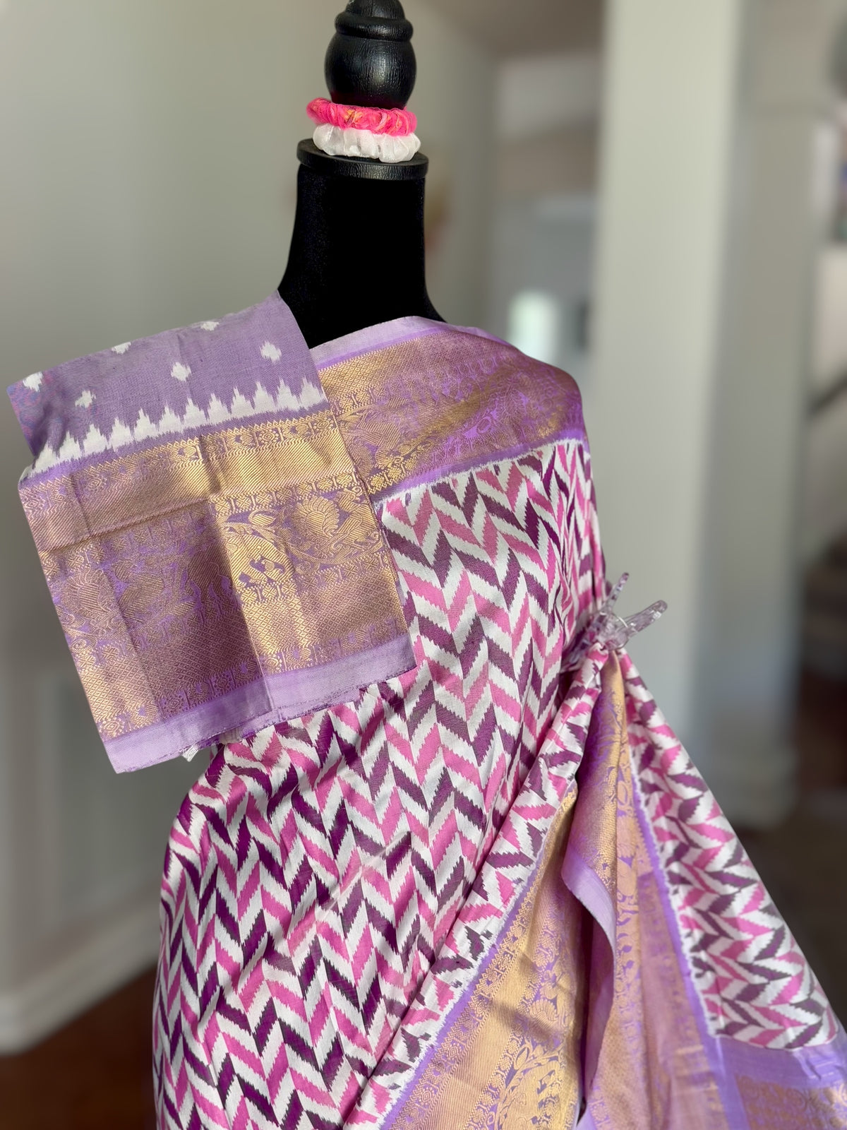 Lavender Ikkat (Pochampally)Fusion Silk Saree with Zari Woven Kanchipuram Border and Unstitched Blouse