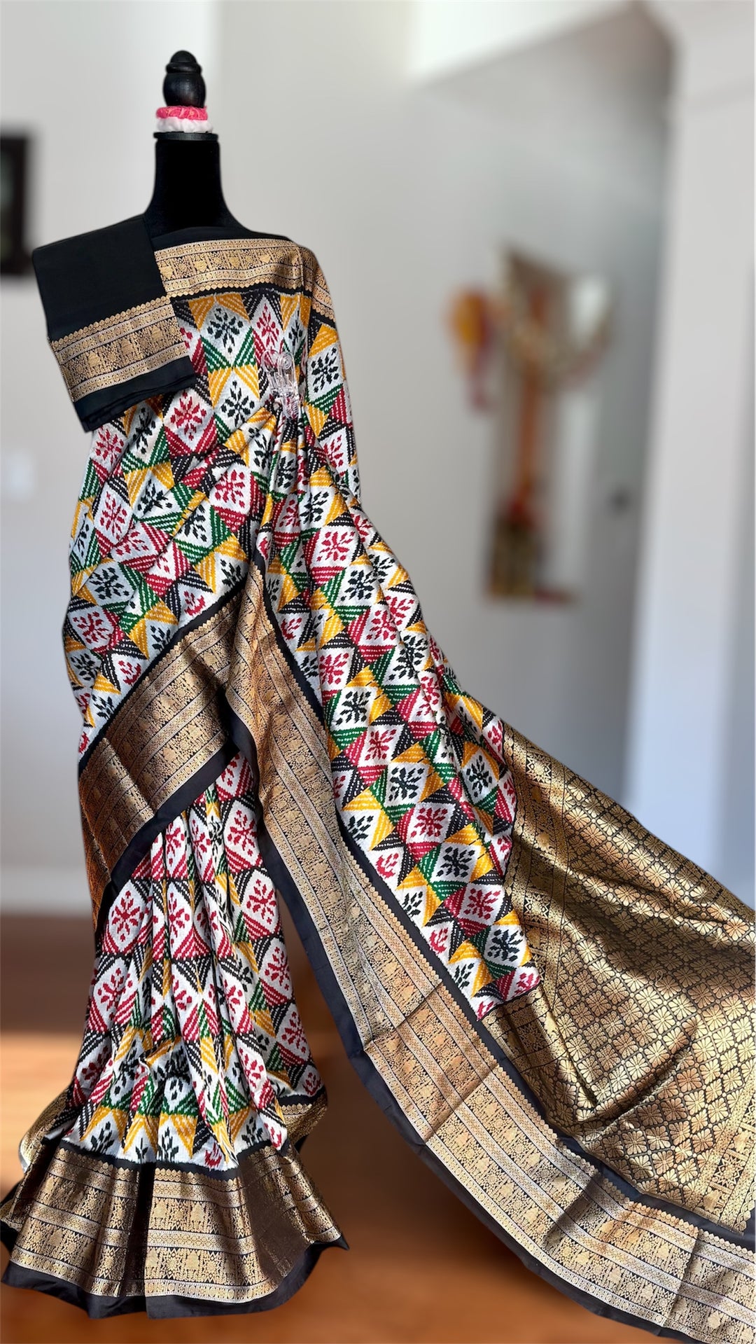 Kanjivaram Ikat Pure Silk Saree with Geometric Motifs(Pochampally)Fusion Silk Saree Unstitched Blouse