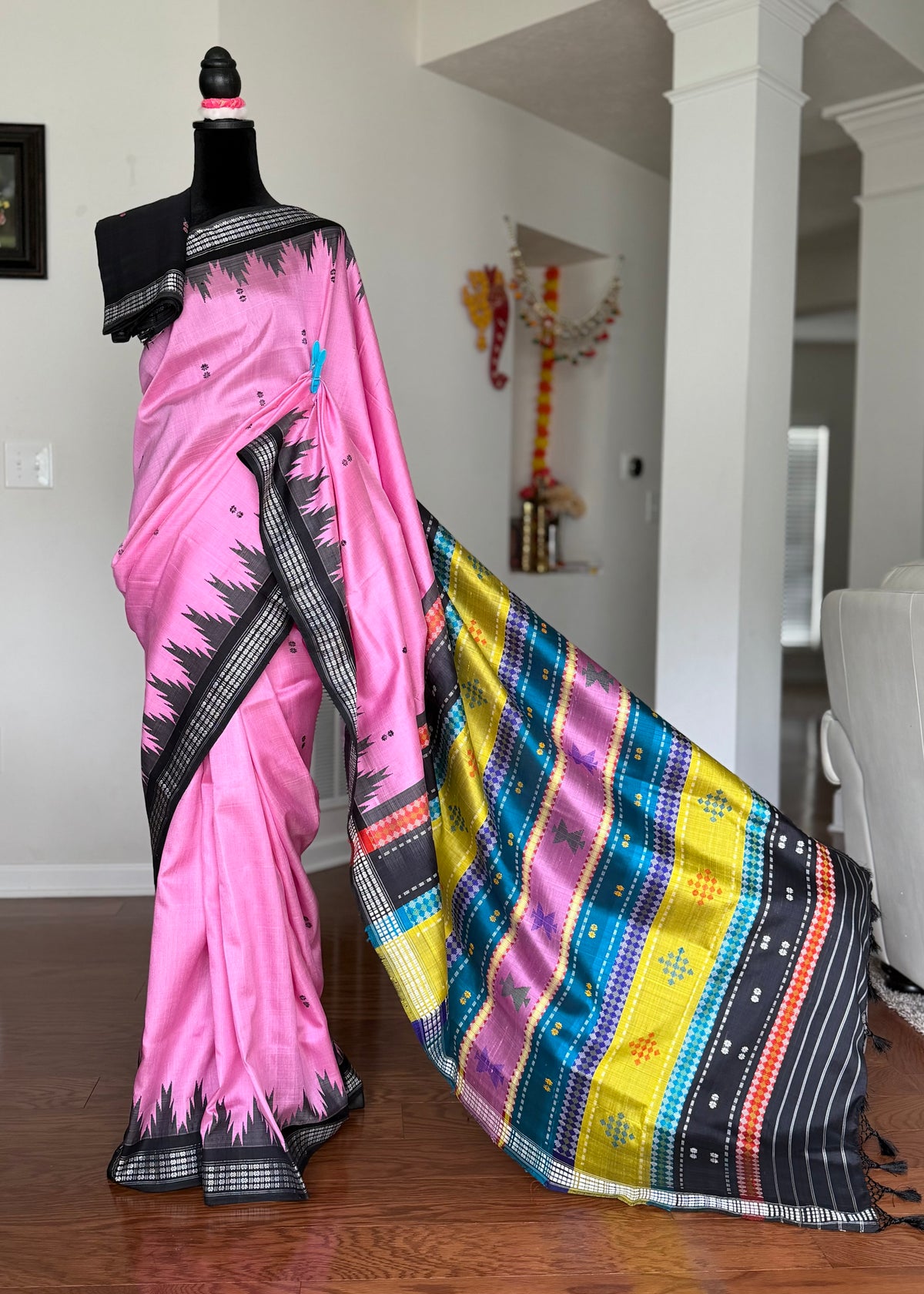 Onion pink traditional weaving Berhampuri colorful Single pallu Pure Silk Saree