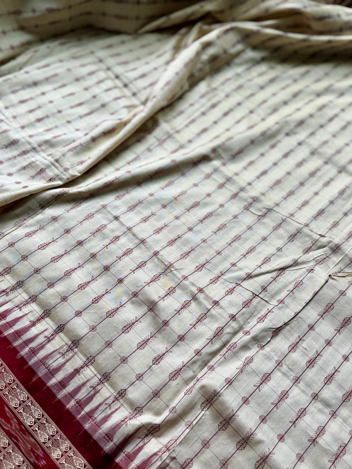 Offwhite (cream) and maroon handwoven Sambalpuri thousand motif pure Ikkat silk saree | Odisha Weaves (Copy)