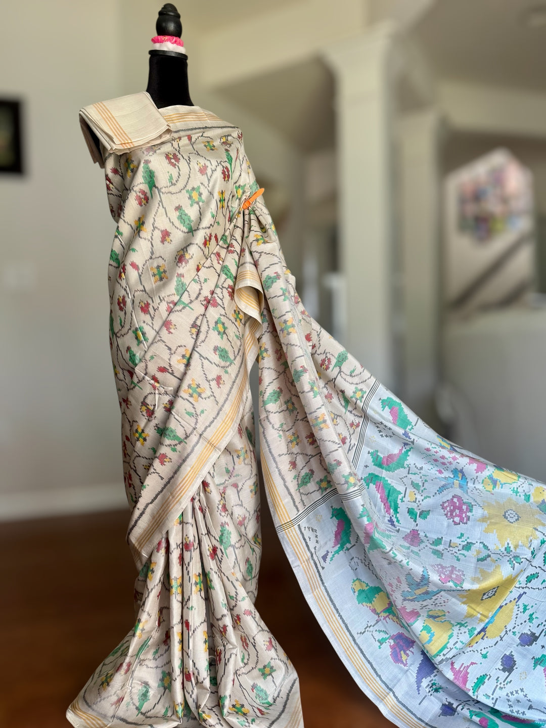 Offwhite semi (double) ikat patan Patola pure silk saree