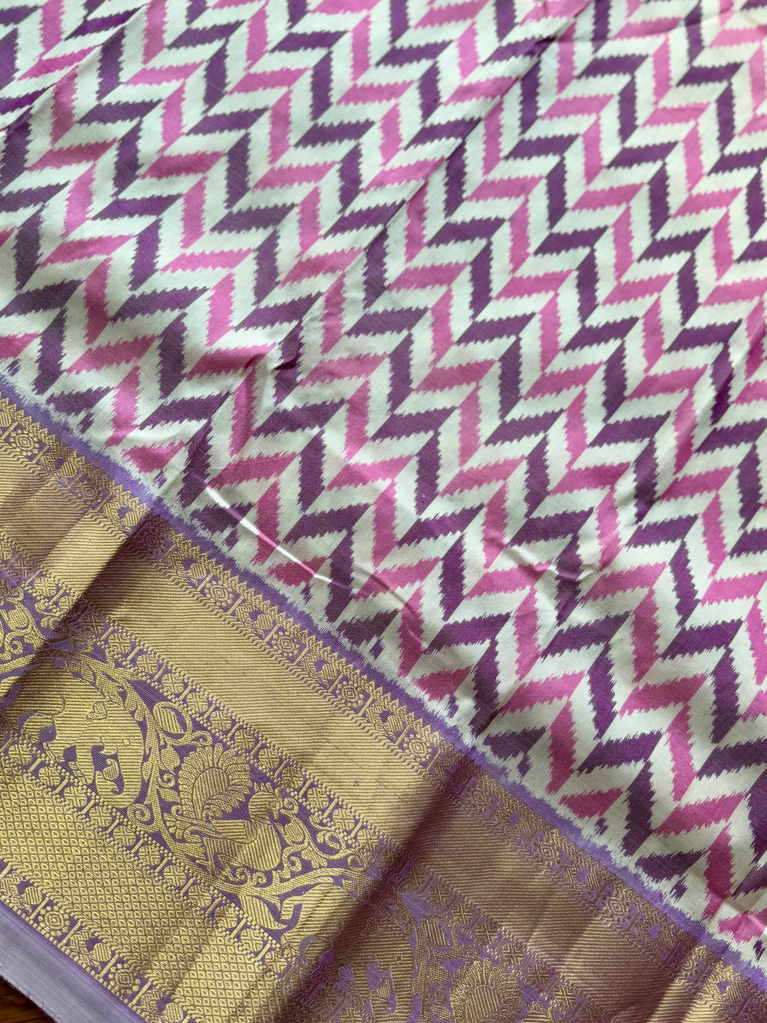 Lavender Ikkat (Pochampally)Fusion Silk Saree with Zari Woven Kanchipuram Border and Unstitched Blouse