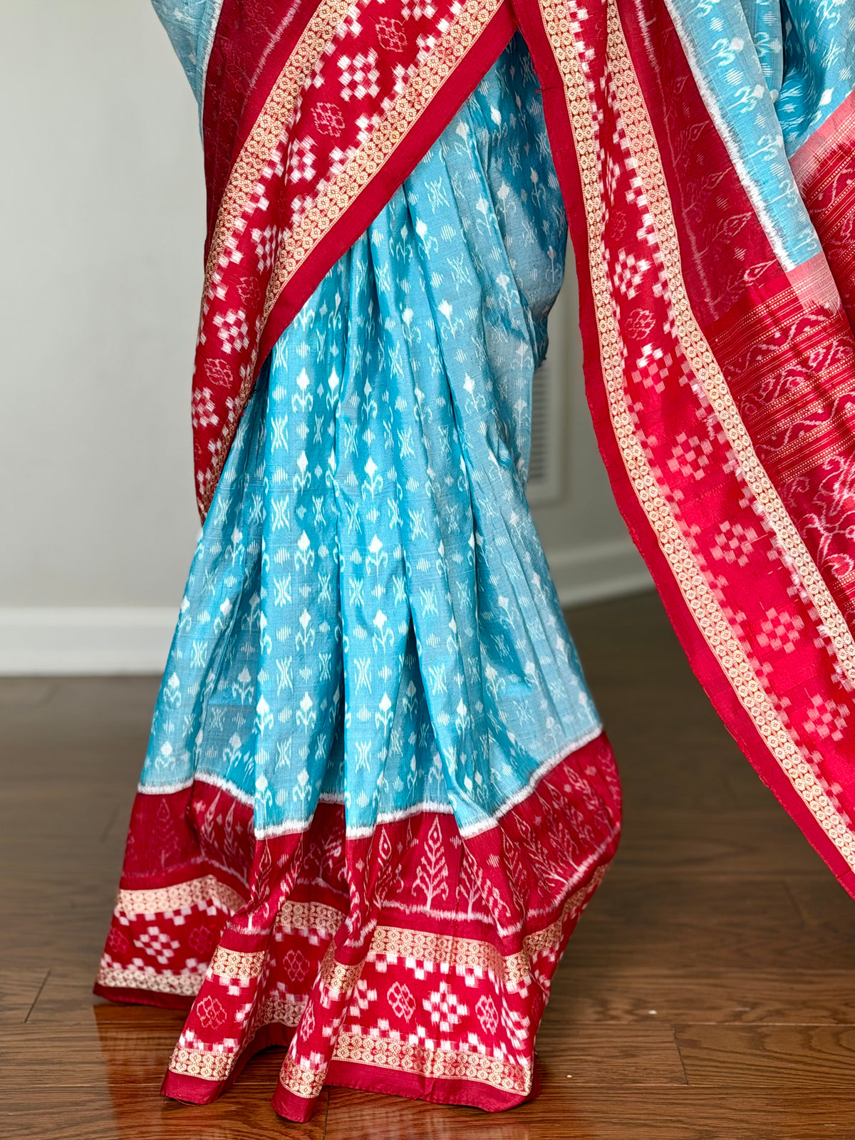 Ice-blue and red handwoven Sambalpuri pure Ikkat silk saree with pasapali border| Odisha Weaves