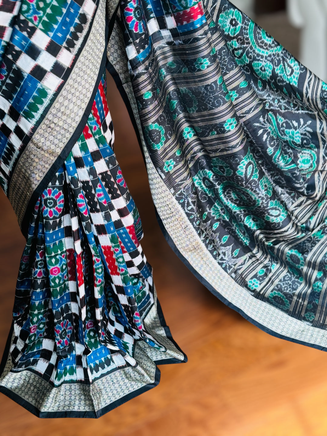 Handwoven Utkal Laxmi Sambalpuri ikat pure silk saree, Green Ikat pallu|Odisha Weaves|