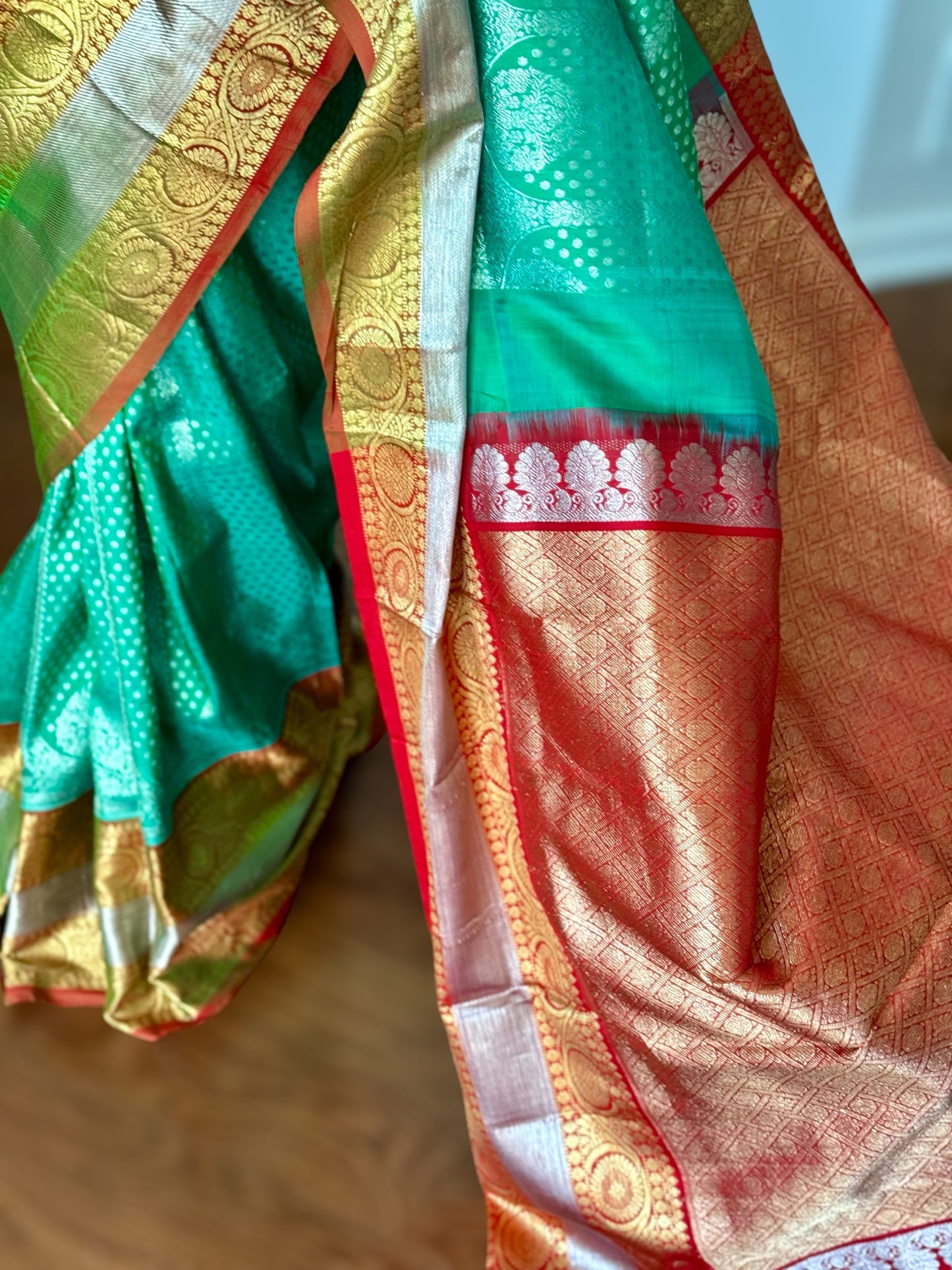 Green color Venkatagiri handloom pure silk saree with kanchi border