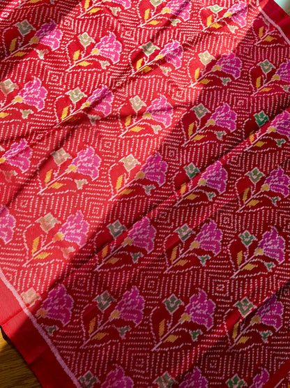 Red color single ikat patan Patola pure silk saree (aka semi-double ikat)
