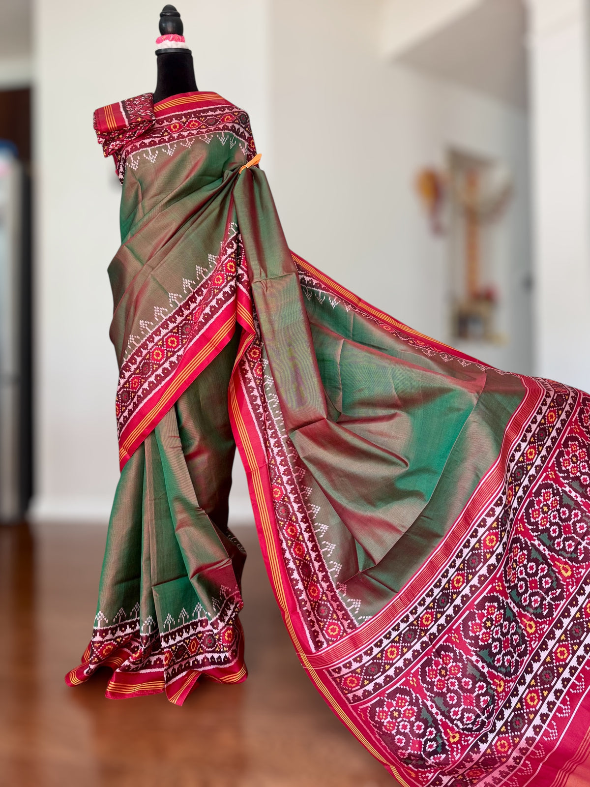 Shot Green with Red color combo Single ikat patan Patola pure silk saree