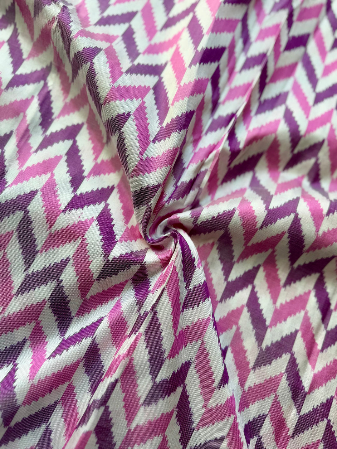 Lavender Ikkat (Pochampally)Fusion Silk Saree with Zari Woven Kanchipuram Border and Unstitched Blouse