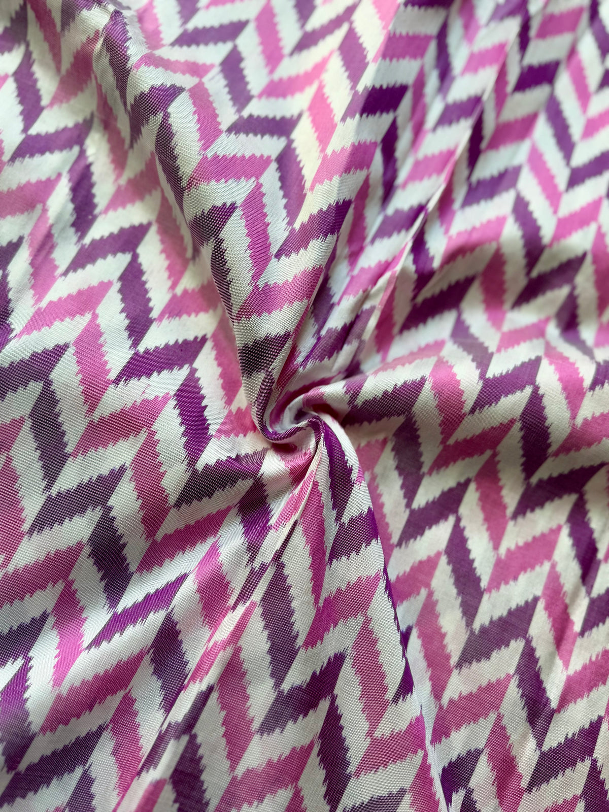 Lavender Ikkat (Pochampally)Fusion Silk Saree with Zari Woven Kanchipuram Border and Unstitched Blouse
