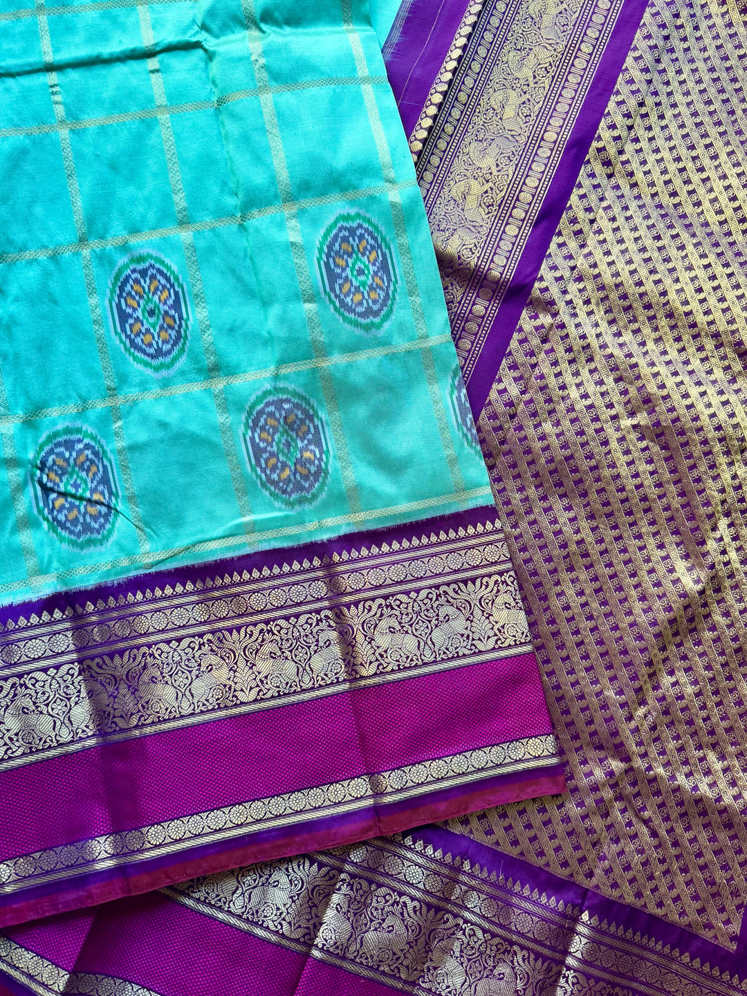 Mint Green Deep Magenta Ikkat (Pochampally)Fusion Silk Saree with Zari Woven Kanchipuram Border and Unstitched Blouse