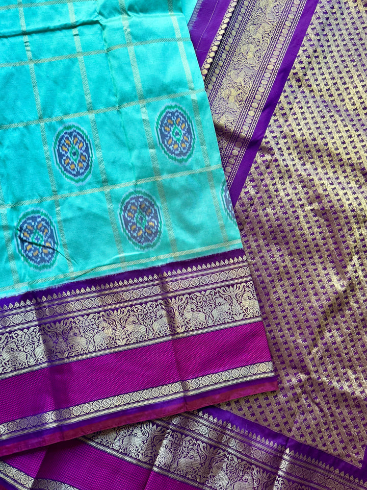 Mint Green Deep Magenta Ikkat (Pochampally)Fusion Silk Saree with Zari Woven Kanchipuram Border and Unstitched Blouse