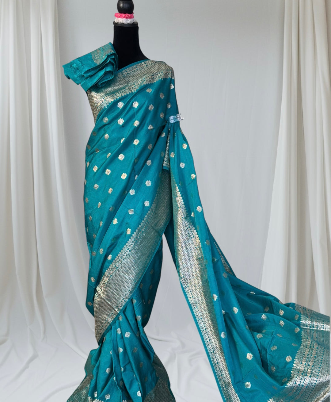 Banarasi Semi Mashru Silk Rama Green color Saree|Value Vogue