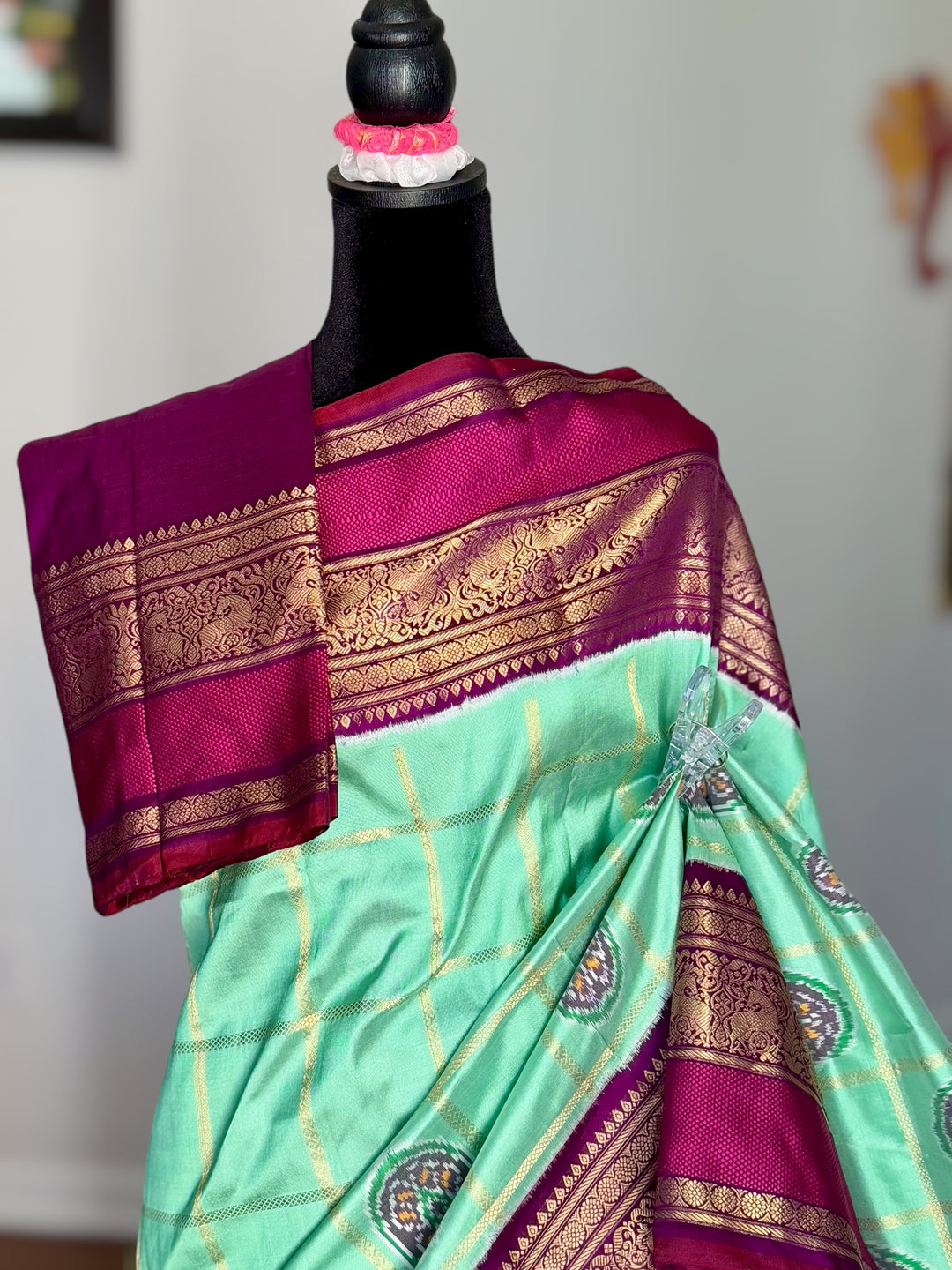 Mint Green Deep Magenta Ikkat (Pochampally)Fusion Silk Saree with Zari Woven Kanchipuram Border and Unstitched Blouse
