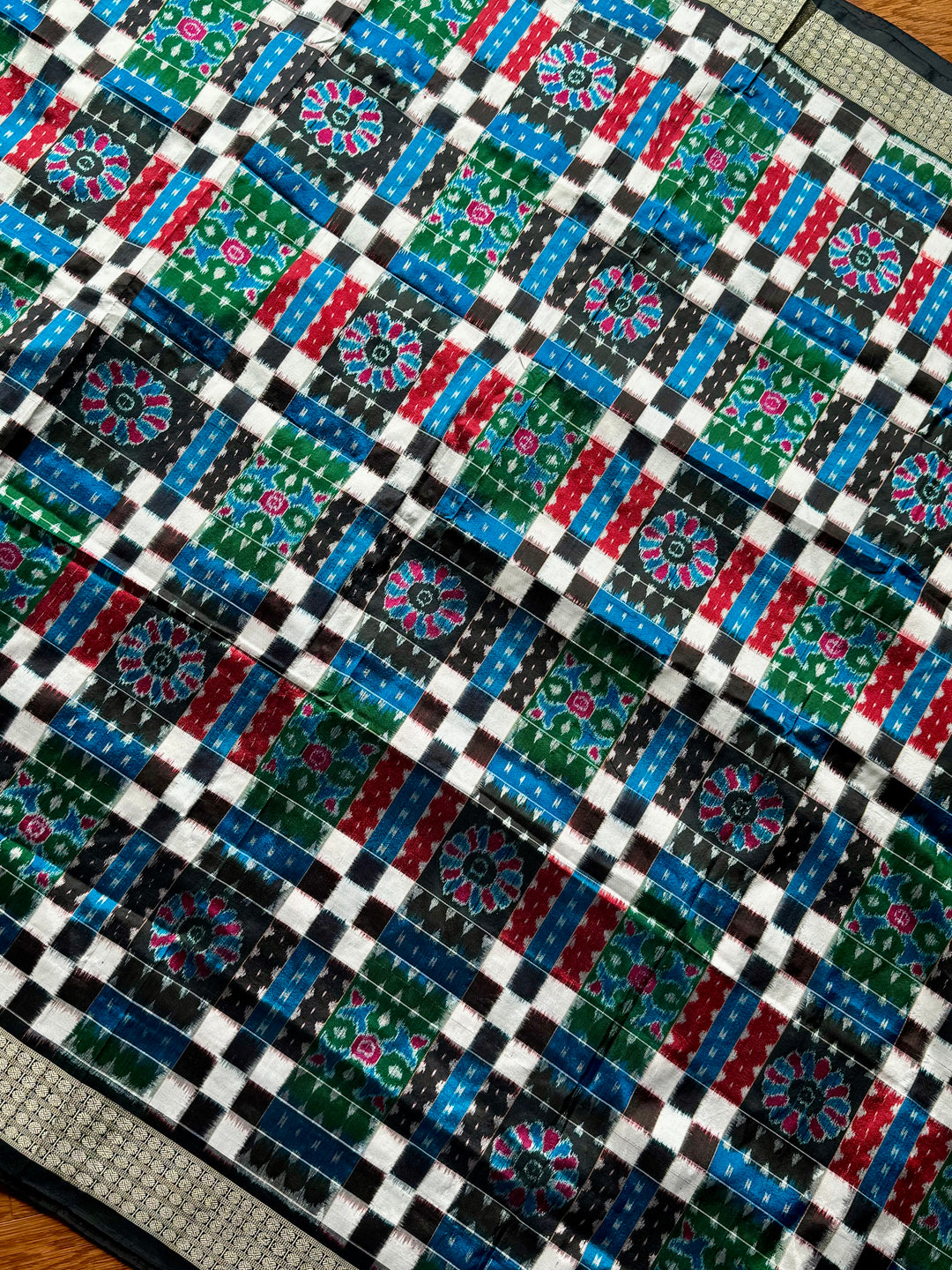 Handwoven Utkal Laxmi Sambalpuri ikat pure silk saree, Green Ikat pallu|Odisha Weaves|