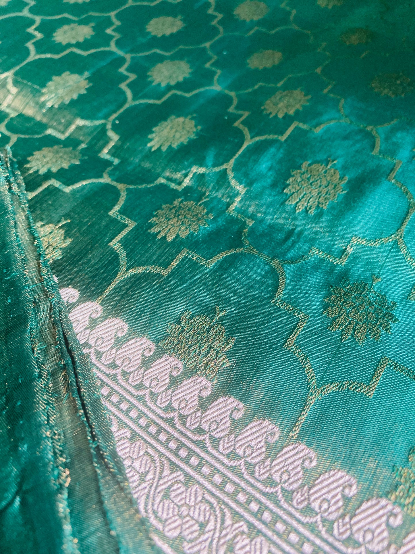 Banarasi Handloom Tissue Mashru Pure Silk Saree