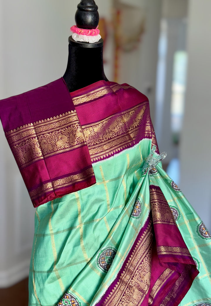 Mint Green Deep Magenta Ikkat (Pochampally)Fusion Silk Saree with Zari Woven Kanchipuram Border and Unstitched Blouse