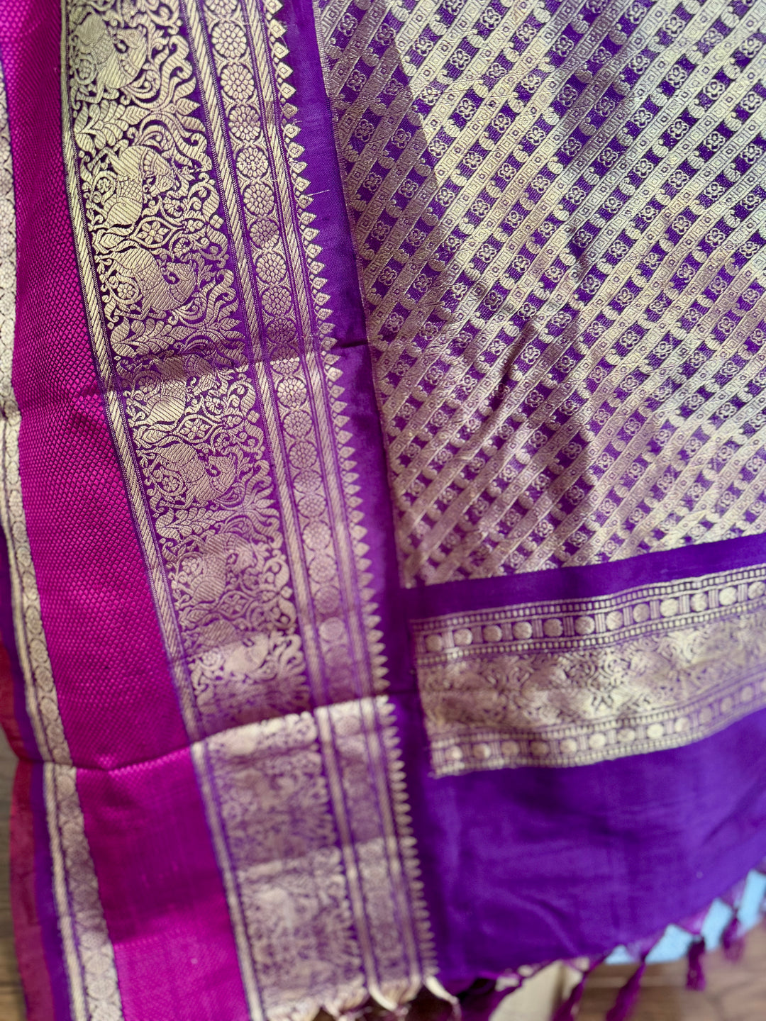 Mint Green Deep Magenta Ikkat (Pochampally)Fusion Silk Saree with Zari Woven Kanchipuram Border and Unstitched Blouse