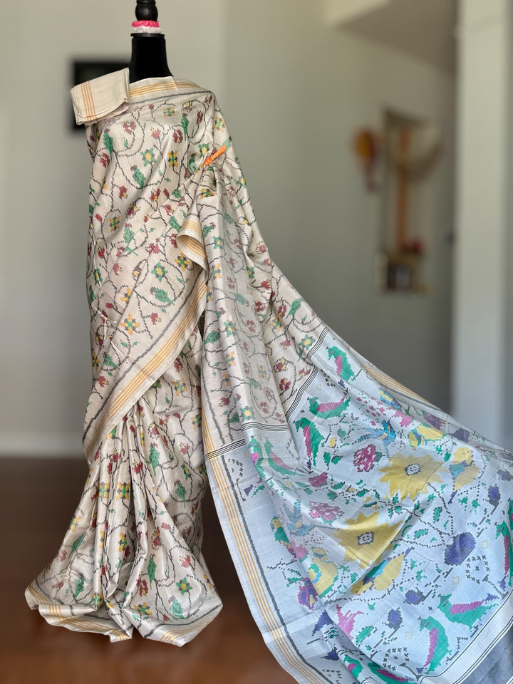 Offwhite semi (double) ikat patan Patola pure silk saree
