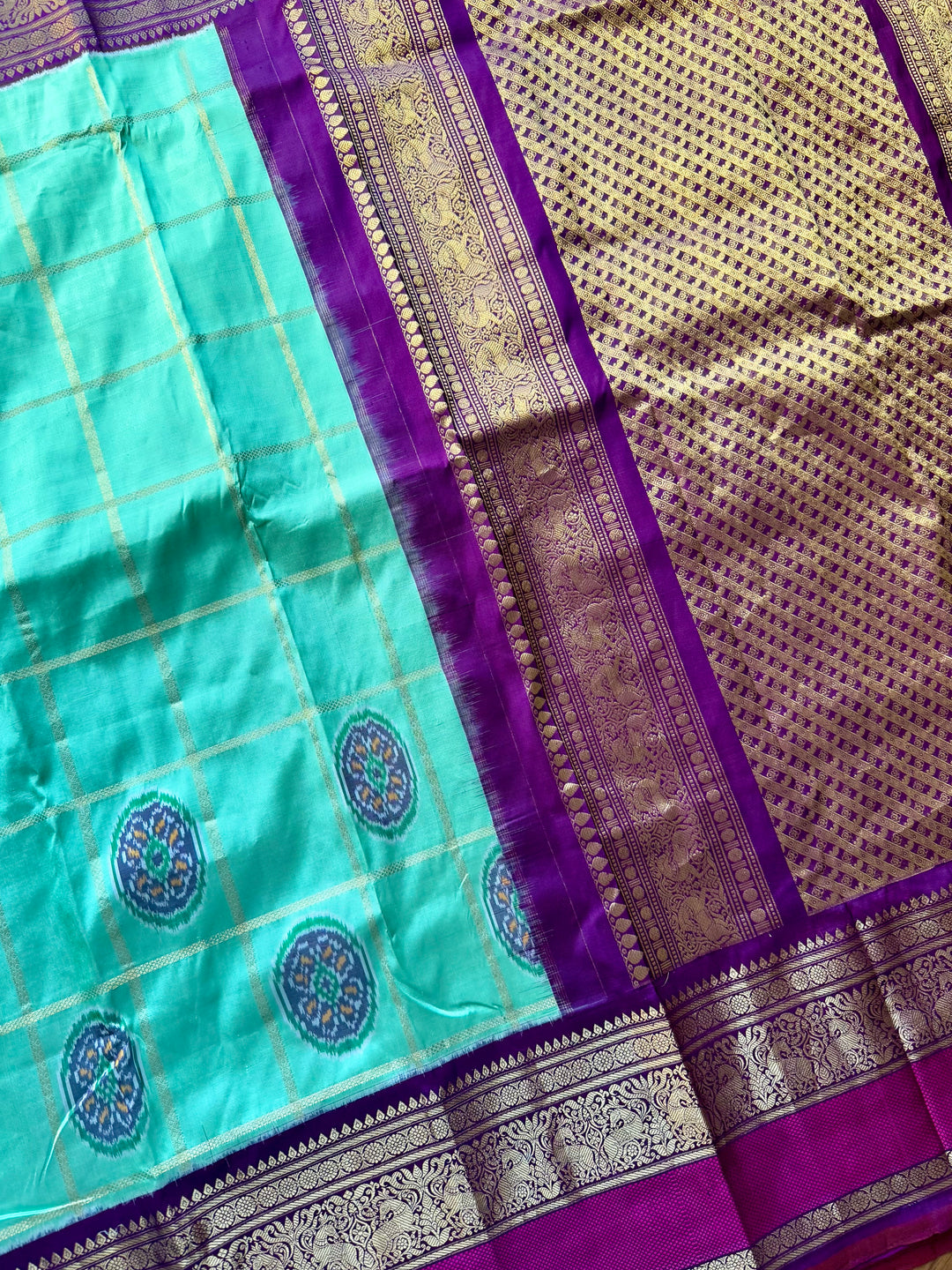 Mint Green Deep Magenta Ikkat (Pochampally)Fusion Silk Saree with Zari Woven Kanchipuram Border and Unstitched Blouse