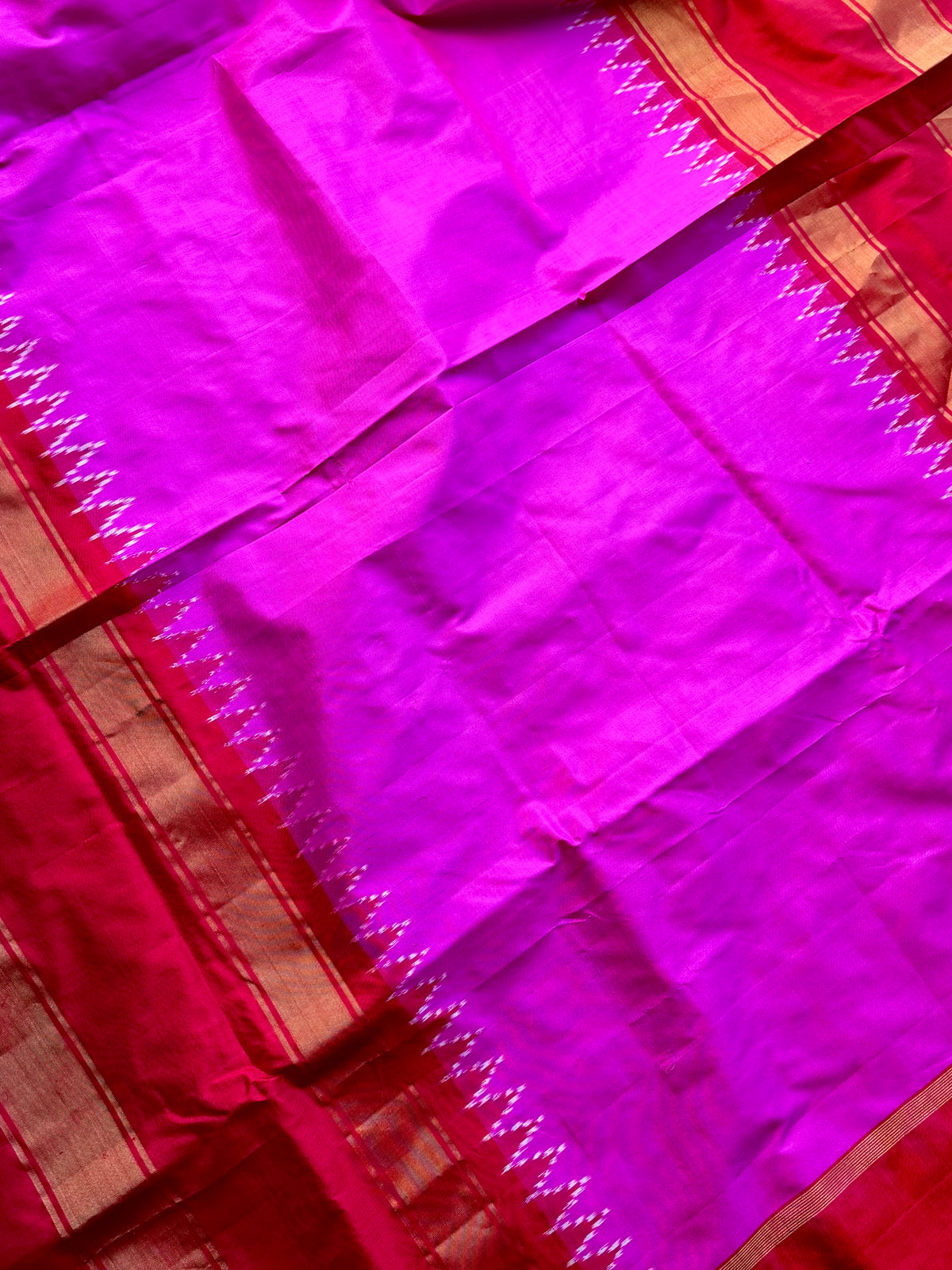 Bright Magenta-pink with Red Pochampally ikat pure silk saree with Patola pallu and Kanchi-Style Zari Border