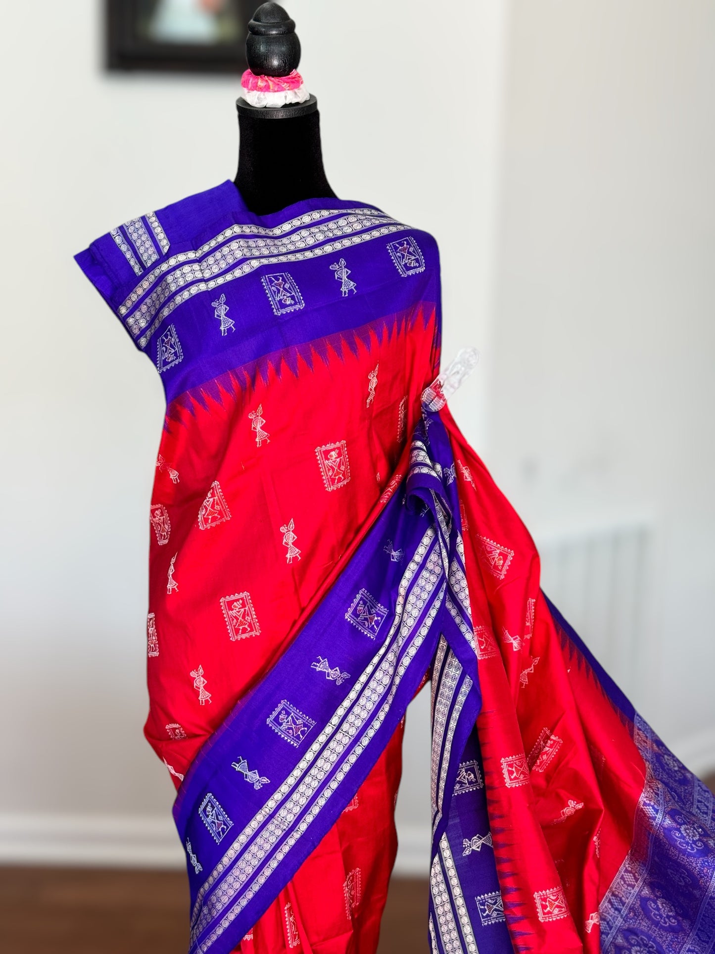 Gorgeous Bomkai pure silk saree in Red and Royal blue combination